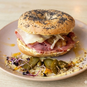 NEW YORK PASTRAMI BAGEL